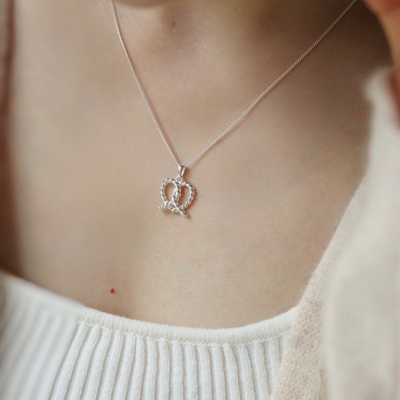 Double Eleven pair of 11925 sterling silver twist love knotted necklace sterling silver necklace love necklace - สร้อยคอ - เงินแท้ สีเงิน