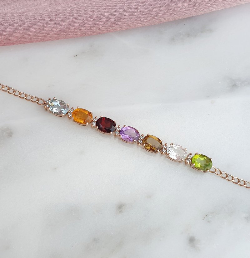 Multi-color gemstone bracelet, separated by white topaz. - 手鍊/手環 - 寶石 多色