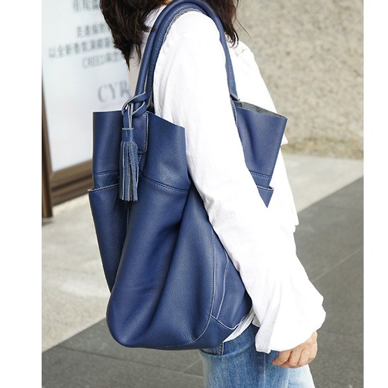 La Poche Secrete : Concealed Girl's Shoulder Bag_Water Dyeing Leather_New Starry Sky Blue - กระเป๋าแมสเซนเจอร์ - หนังแท้ สีน้ำเงิน