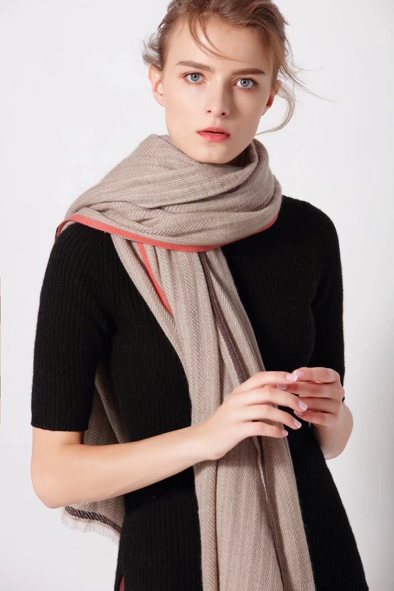 【In stock】Cashmere herringbone pattern scarf / shawl - ผ้าพันคอถัก - ขนแกะ สีกากี