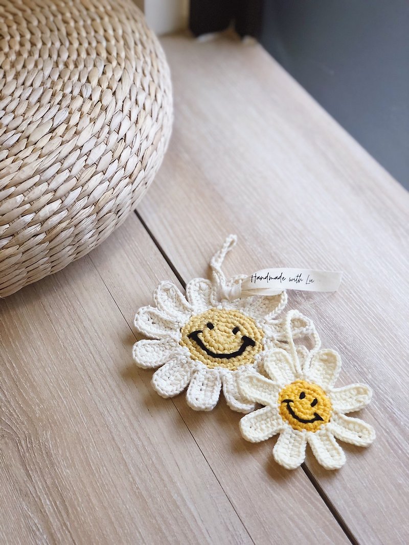 Handmade Crochet *Smile Daisy Floral Charm