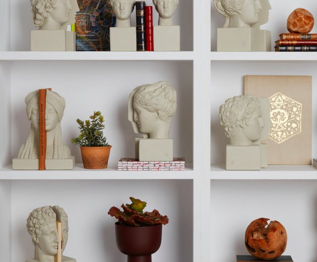 古代ギリシャ風彫刻の陶器壺 古代ギリシャ風彫刻の陶器壺 - メルカリ