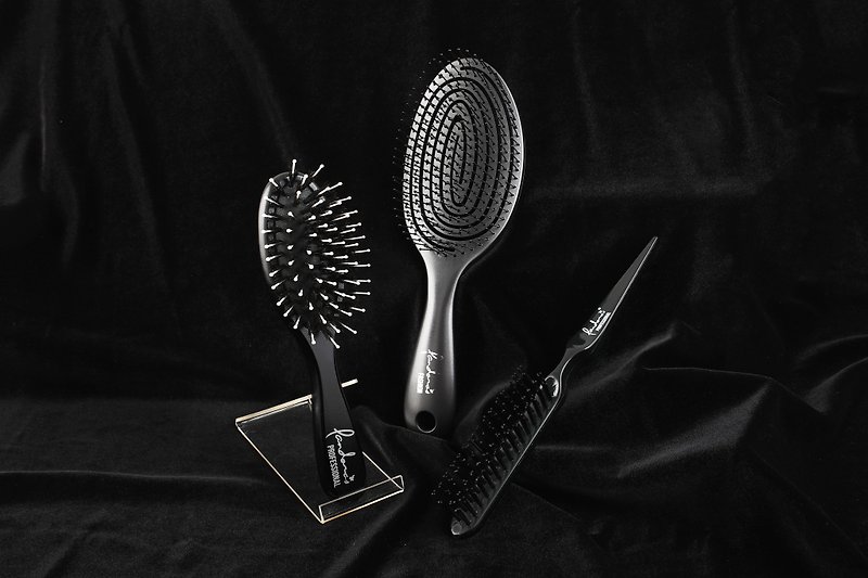 Classic Black Four-Piece Set/Elastic Comb/Cleaning Brush/Bristle Comb | Pandora's Beauty Box - Makeup Brushes - Other Metals Black