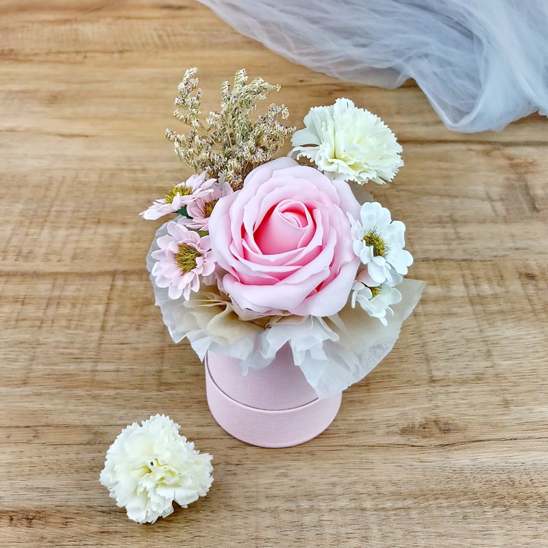 Soap Rose Everlasting Flower Box Pot Flower Table Flower Gift Birthday Retirement Valentine's Day Gift PF003 - ช่อดอกไม้แห้ง - พืช/ดอกไม้ สีกากี