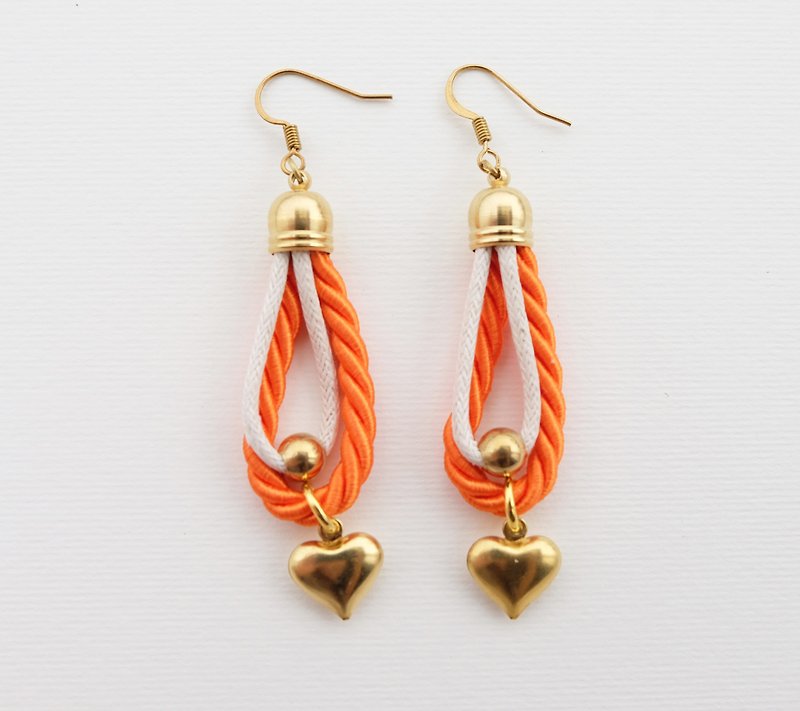 Orange and white rope earrings with heart - 耳環/耳夾 - 其他材質 橘色