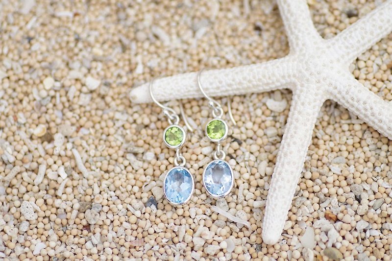 Sky blue topaz and peridot Silver earrings - ต่างหู - หิน หลากหลายสี