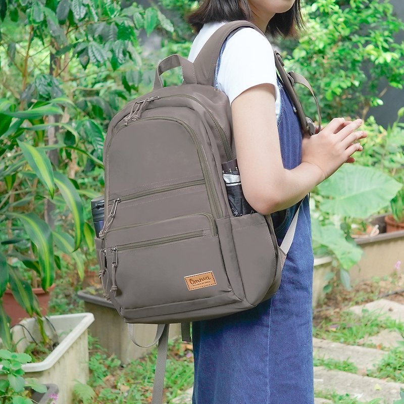 Functional Decompression and Shockproof 14-inch Laptop Backpack (Chocolate Milk) - กระเป๋าเป้สะพายหลัง - ไนลอน 
