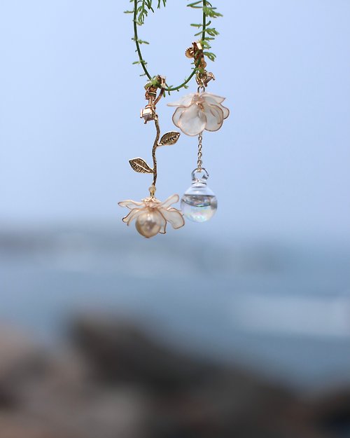 KL珂蘿花設計 美好年代 玫瑰珠光白不對稱耳環