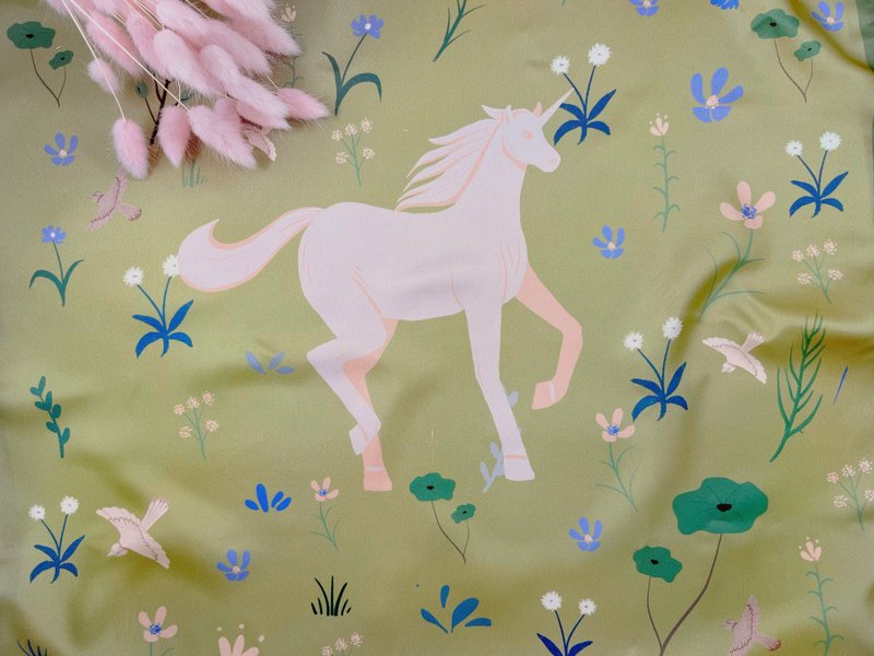 Christmas Gift Moran Unicorn Silk Scarf - ผ้าพันคอ - ผ้าไหม สีเขียว