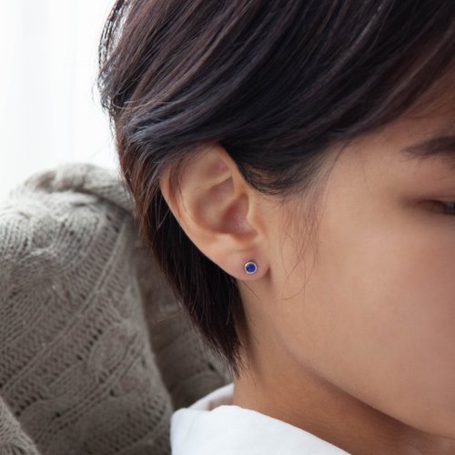Isha Jewelry 純銀輕珠寶 青金石小圓片純銀針式耳環 | 天然石 | 輕奢。典雅。輕珠寶款