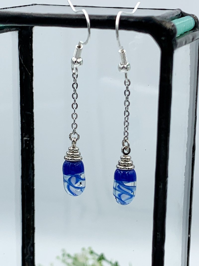 กระจกลาย ต่างหู สีใส - Handmade colored glaze earrings rotating blue