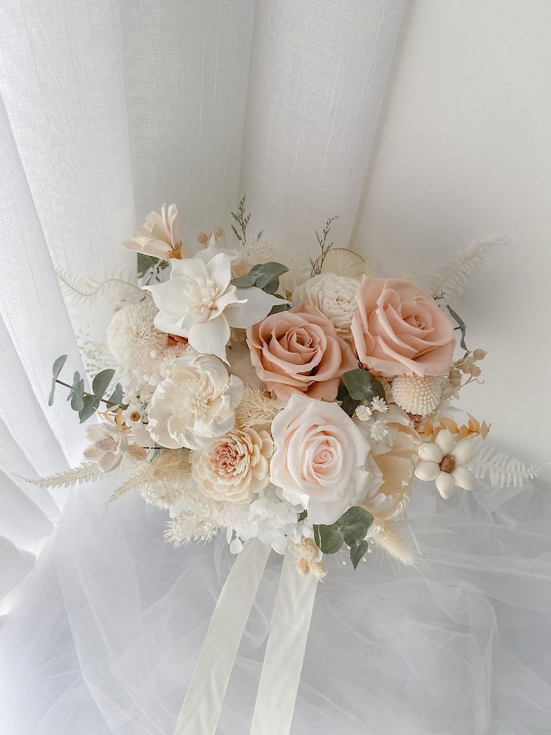 Preserved Flowers/ Cream White Preserved Bouquets/ Bridal Bouquets - ช่อดอกไม้แห้ง - พืช/ดอกไม้ 