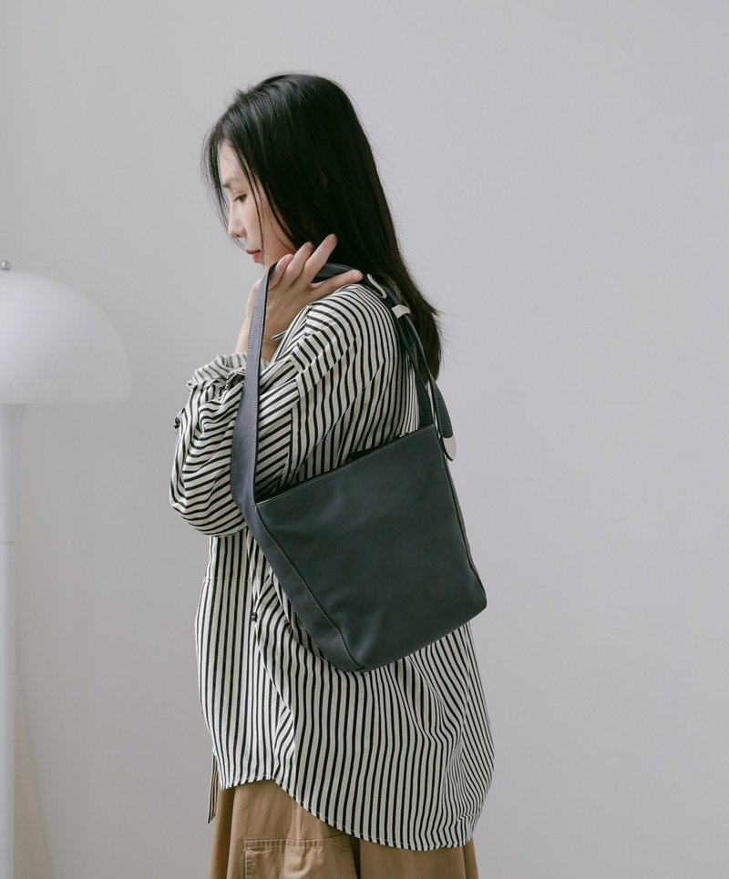 Supportingrole簡約百搭輕量兩用真皮手提肩背腋下托特包 藍 - 側背包/斜背包 - 真皮 藍色