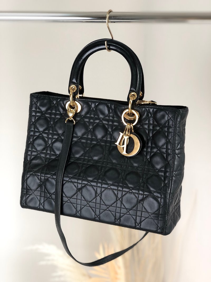 [Direct from Japan, branded used bag] Christian Dior Cannage shoulder bag, black, logo charm, leather handbag, 2WAY ycc5cv - กระเป๋าแมสเซนเจอร์ - หนังแท้ สีดำ