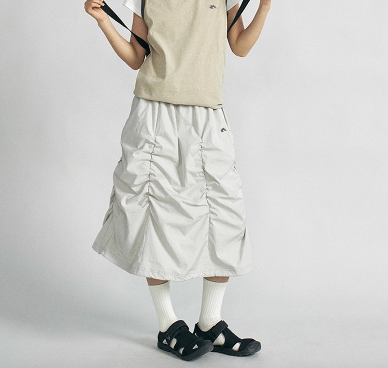 Outdoor sports retro pleated skirt - กระโปรง - วัสดุอื่นๆ ขาว