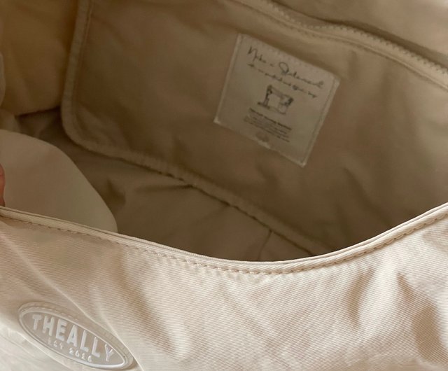 ★送料・関税込★THE ALLY★THE ALLY ARIA BAG★バッグ★ Korea The Ally | Aria bag 아리아백 | Korean style cloud bag