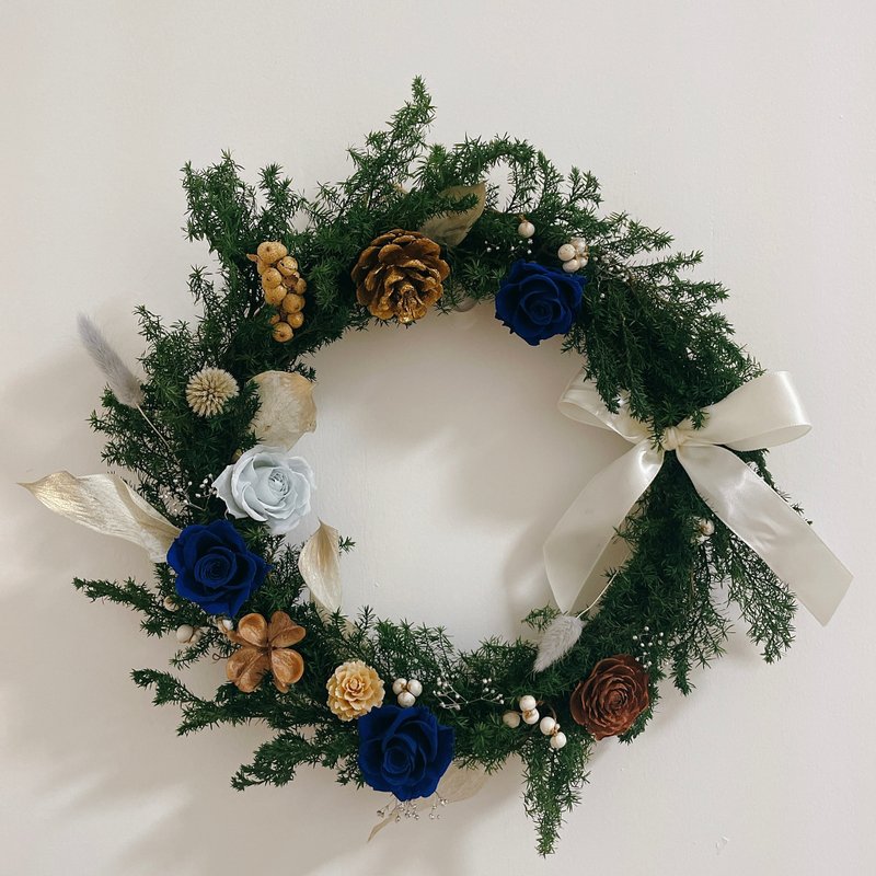 Everlasting cedar rose wreath. blue christmas - Wall Décor - Plants & Flowers Blue