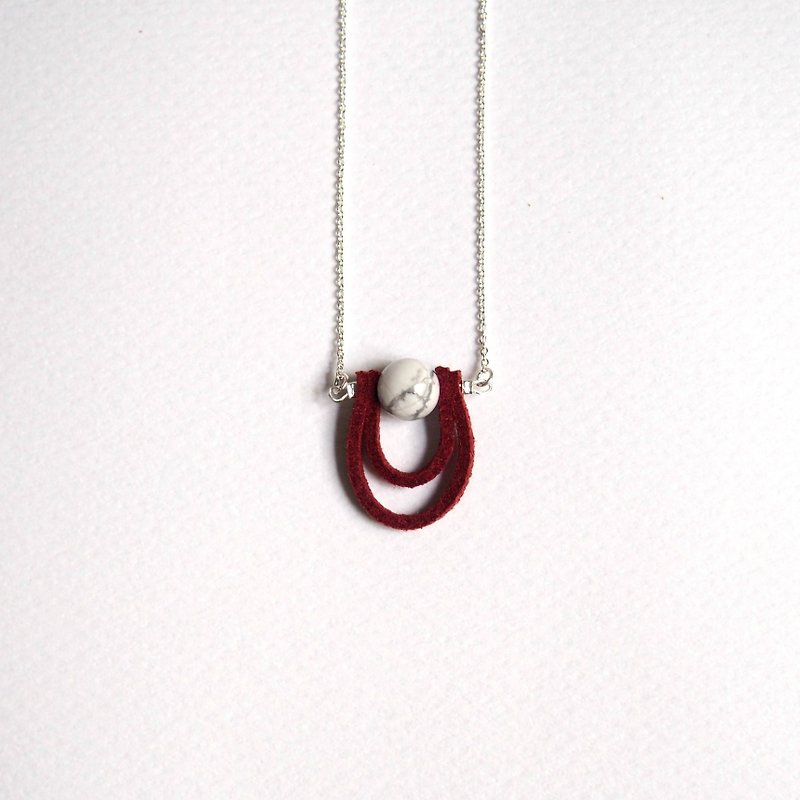 氣質設計・白松石・雙層・深紅色皮繩・純銀項鍊 (40cm / 16吋) - 項鍊 - 寶石 紅色