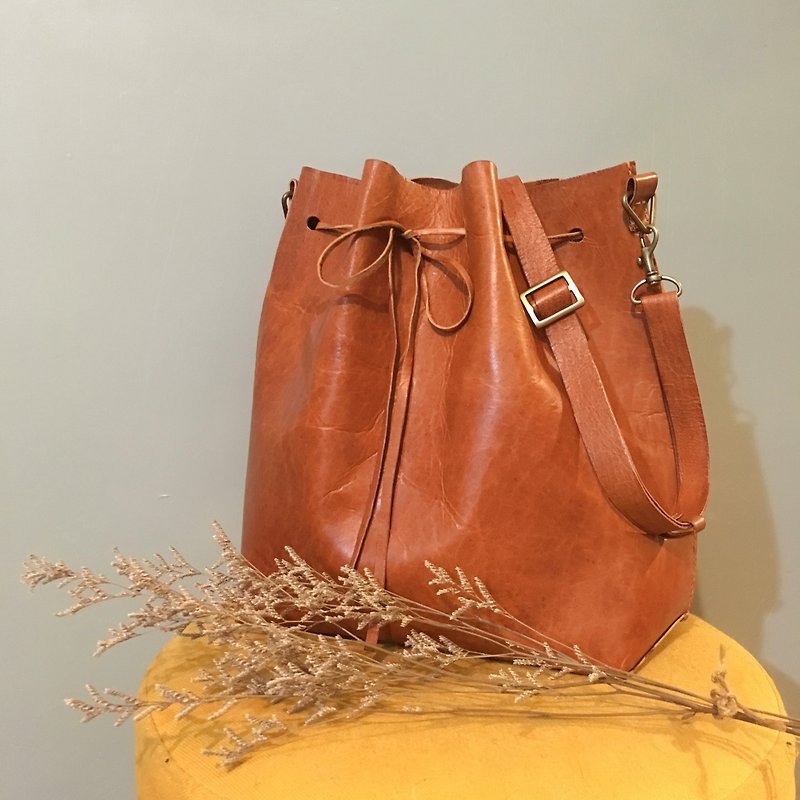 Dear * bucket bag handmade deerskin - Messenger Bags & Sling Bags - Genuine Leather Brown