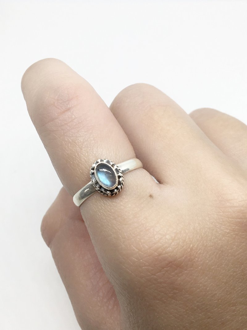拉長石925純銀異國風格戒指 尼泊爾手工鑲嵌製作 - 戒指 - 寶石 藍色