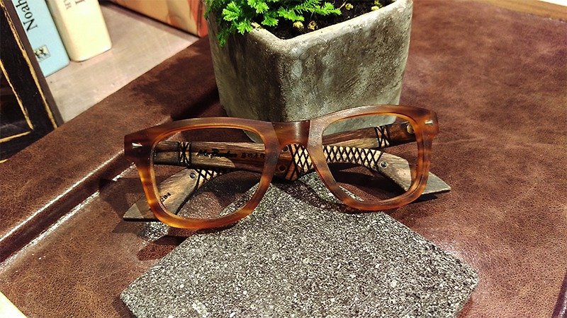 Taiwan handmade glasses [Movies] Scale of operations feel aesthetic process of art - Glasses & Frames - Bamboo Multicolor