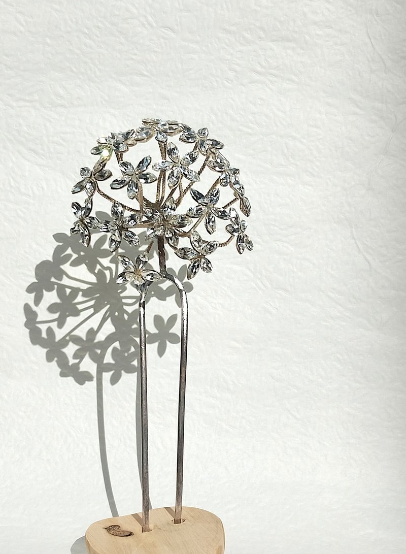 クリスタル花かんざし　真鍮×銀メッキ×クリスタル　Luan. Kanzashi Atelier - ヘアアクセサリー - 金属 