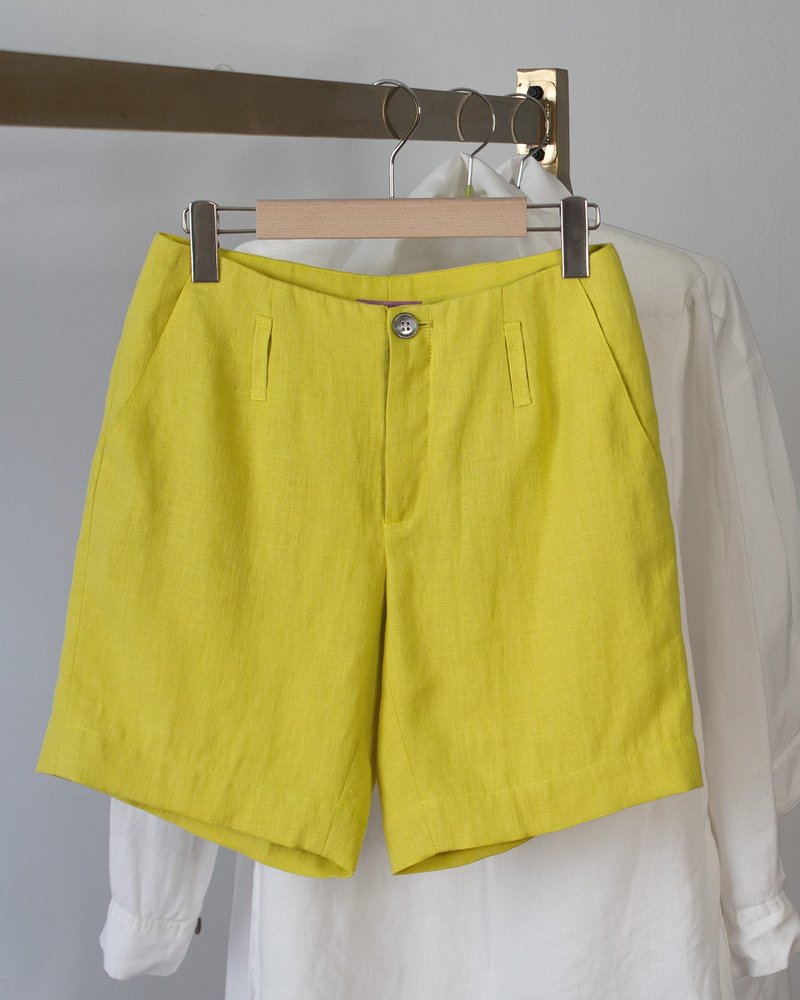 Lemon Yellow Linen Suit Shorts - กางเกงขาสั้น - ผ้าฝ้าย/ผ้าลินิน สีเหลือง