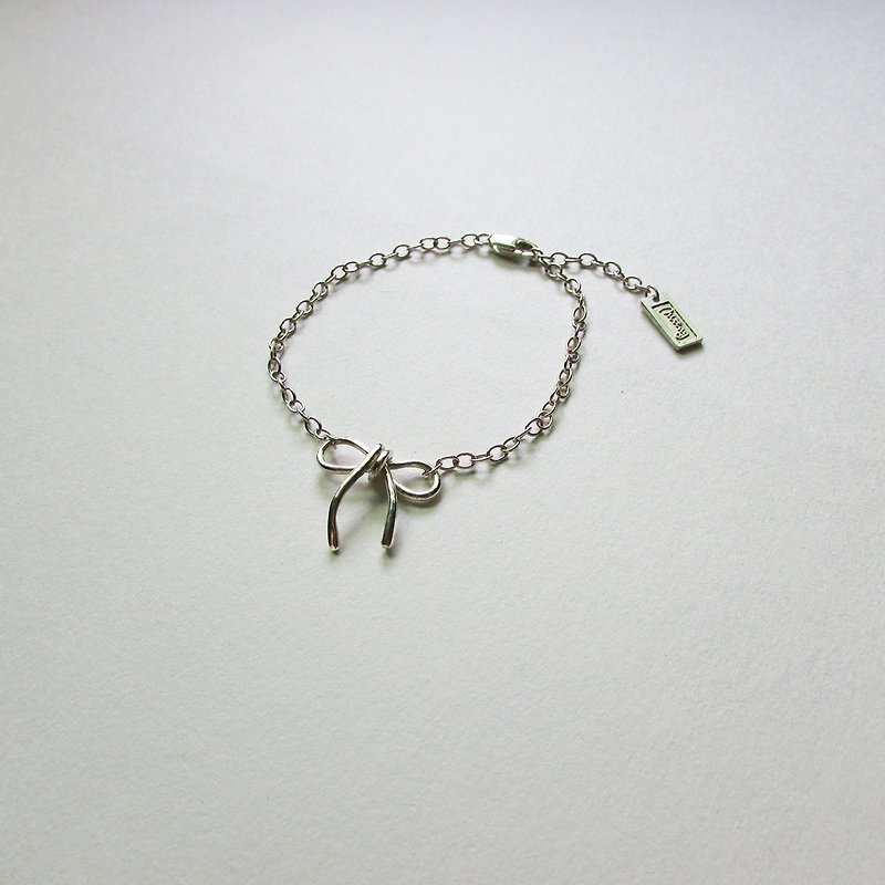 bow bracelet | mittag jewelry | handmade and made in Taiwan - สร้อยข้อมือ - เงิน สีเงิน