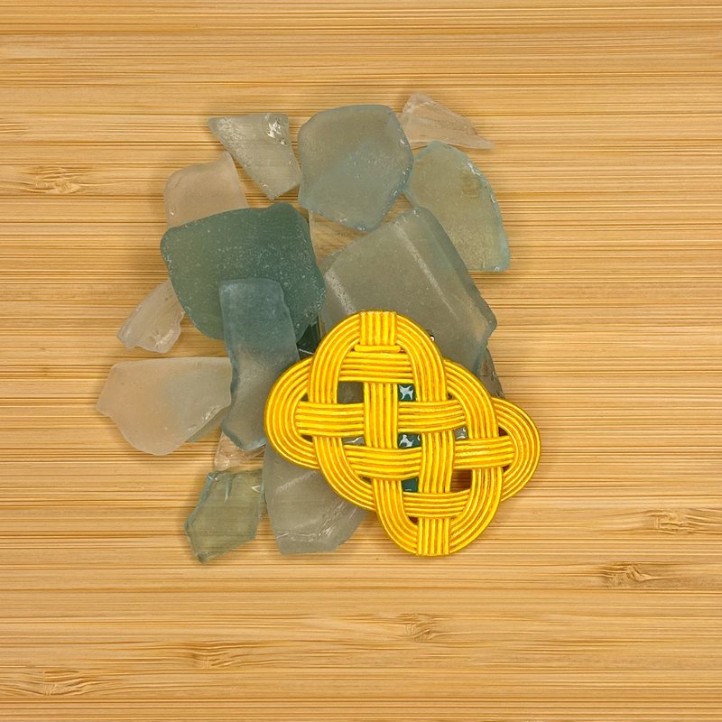 [Mizuhiki] Stained glass style brooch [Yellow] - Brooches - Paper Yellow