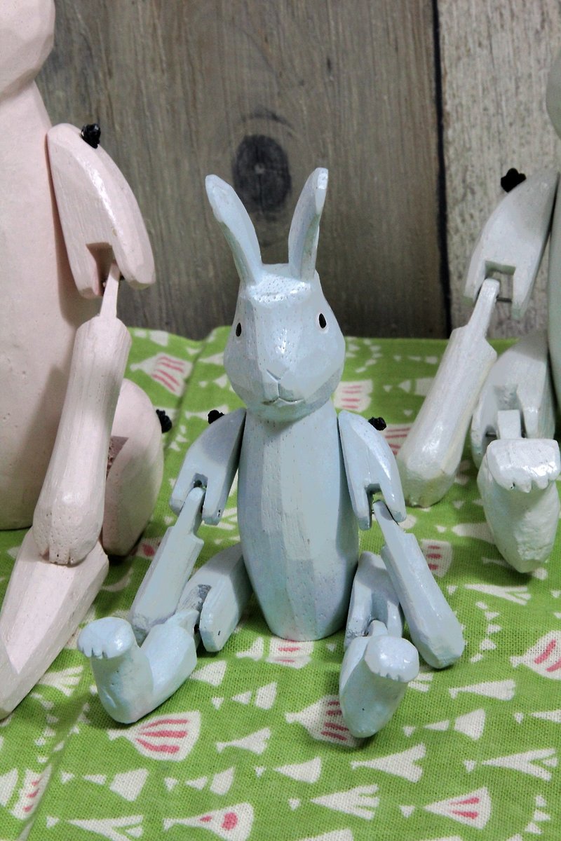 Hand-carved joints imported from Japan, movable home decoration cute bunny (blue-small) - ของวางตกแต่ง - ไม้ สีน้ำเงิน