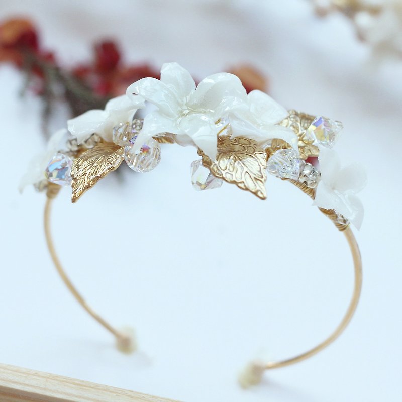 White Bouquet Gold-plated Bangle - สร้อยข้อมือ - ดินเหนียว สีทอง