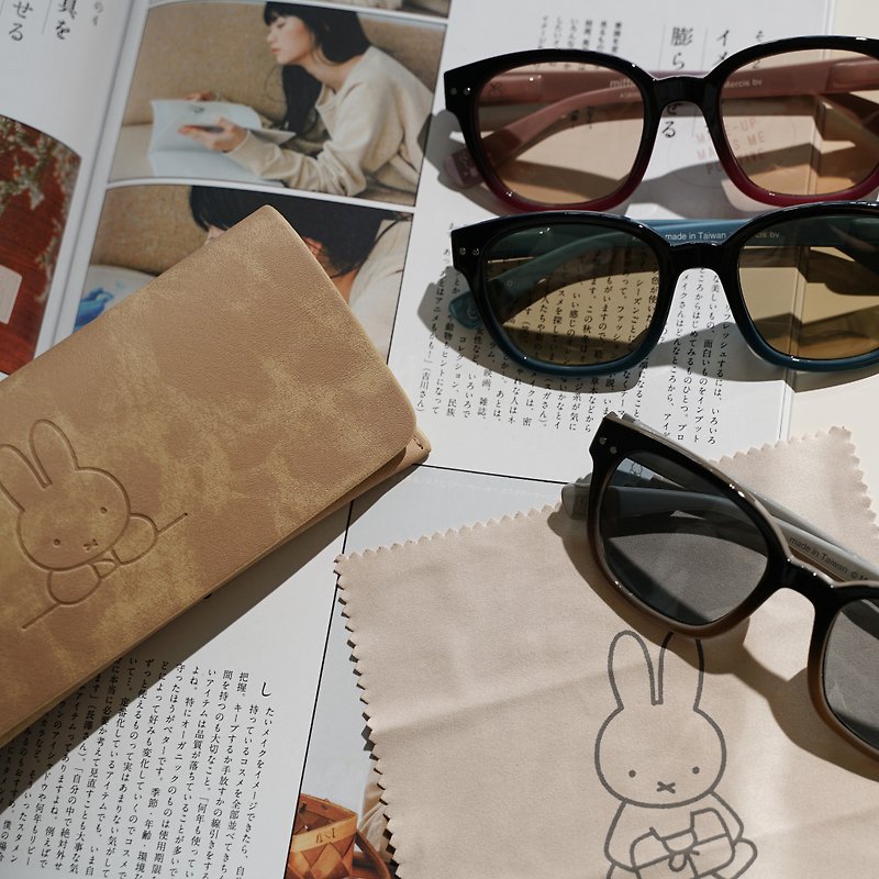 【Pinkoi x miffy】Limited edition adult Wellington frame sunglasses-peacock blue - Glasses & Frames - Other Materials Black