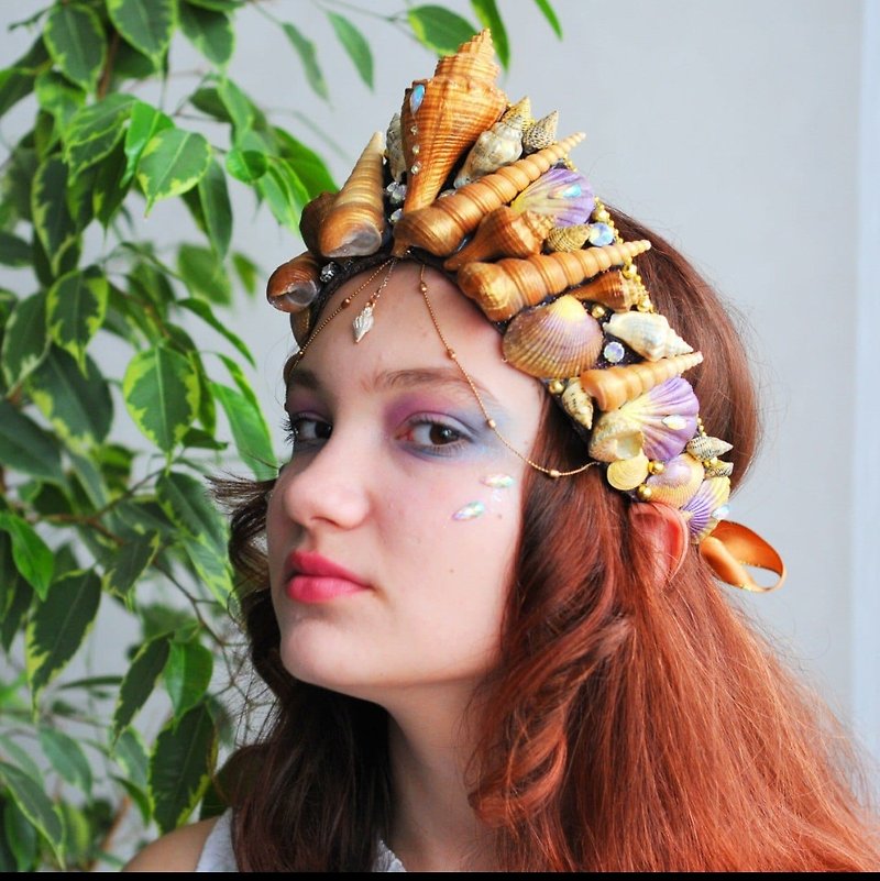 Mermaid crown for mermaid cosplay costume  of sea shells and pearl beads - เครื่องประดับผม - วัสดุอื่นๆ สีทอง