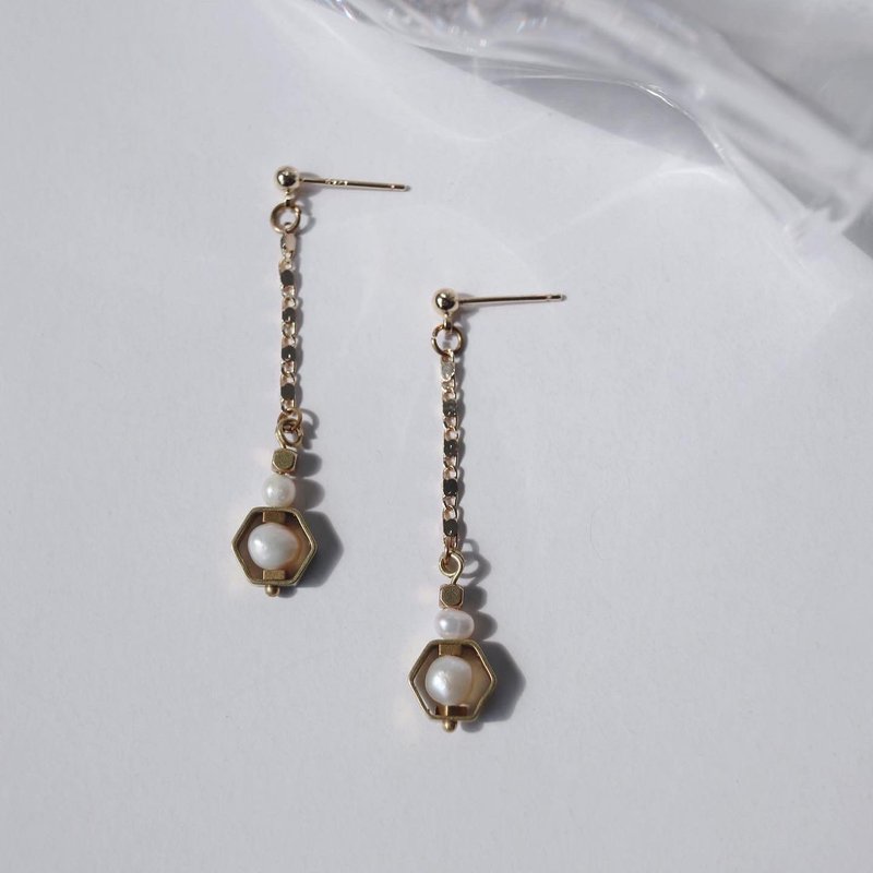 02:19 AM Run Run- Bronze Earrings/Pearl Earrings/Auricular Clip-On - ต่างหู - ไข่มุก ขาว