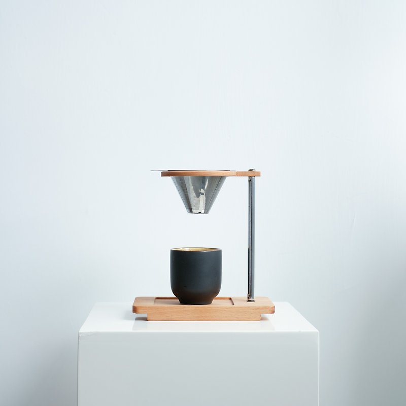 コーヒースタンドにゆっくりと注ぐ - コーヒードリッパー - 木製 ブラウン