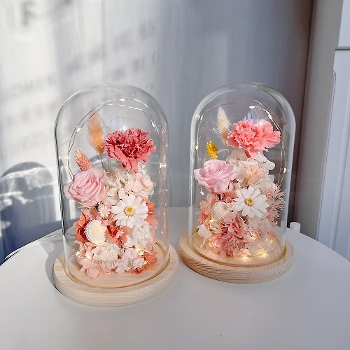 WEIWEI FLOWER 威威花藝設計 母親節禮盒/ LED永生康乃馨玻璃鐘罩-可客製文字 母親節花束