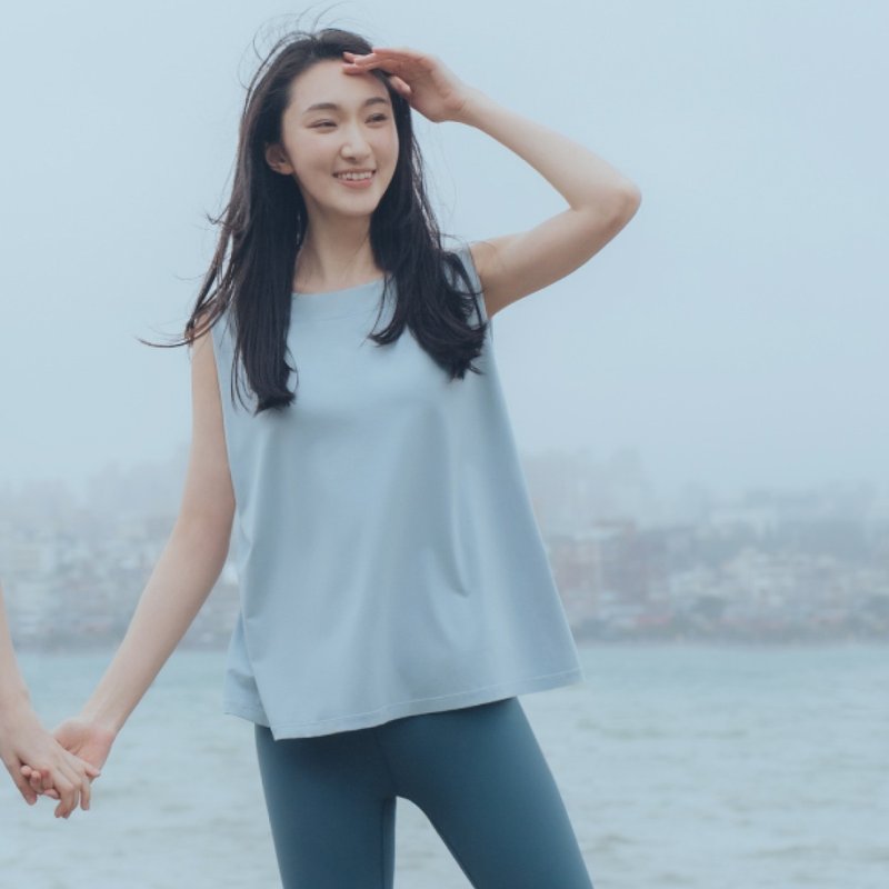【MACACA】愛她柔軟罩衫 - BIE1534 天藍 - 女運動上衣/背心 - 棉．麻 藍色