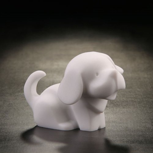 犬の形の石のオブジェ