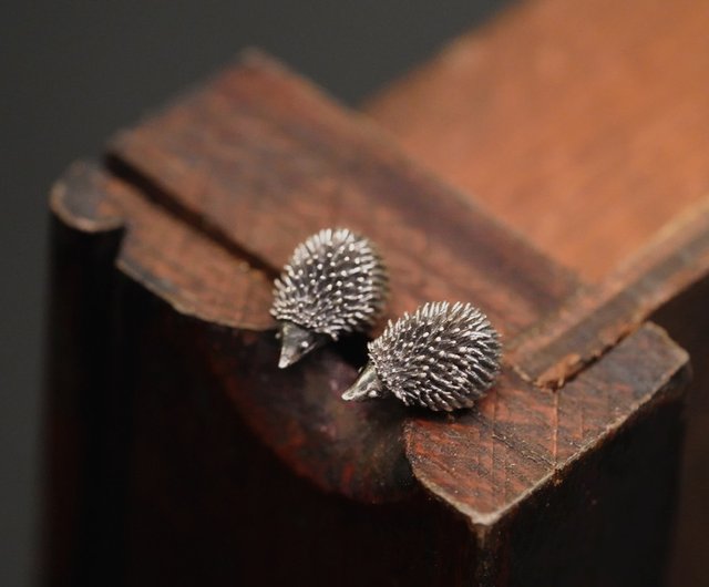 925スターリングシルバーのハリネズミのイヤリング - ショップ