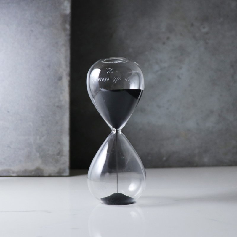 3 Minutes [Hourglass of Time] Custom-engraved glass hourglass as a time gift for couples dating and graduating - ของวางตกแต่ง - แก้ว สีดำ