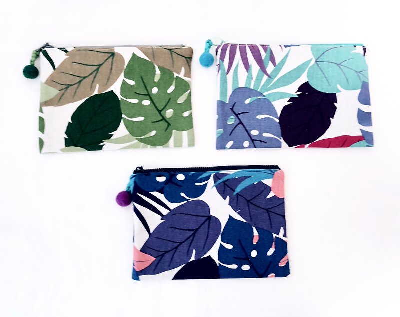 化妝包-日本進口花布-熱帶雨林 - 化妝袋/收納袋 - 棉．麻 紫色