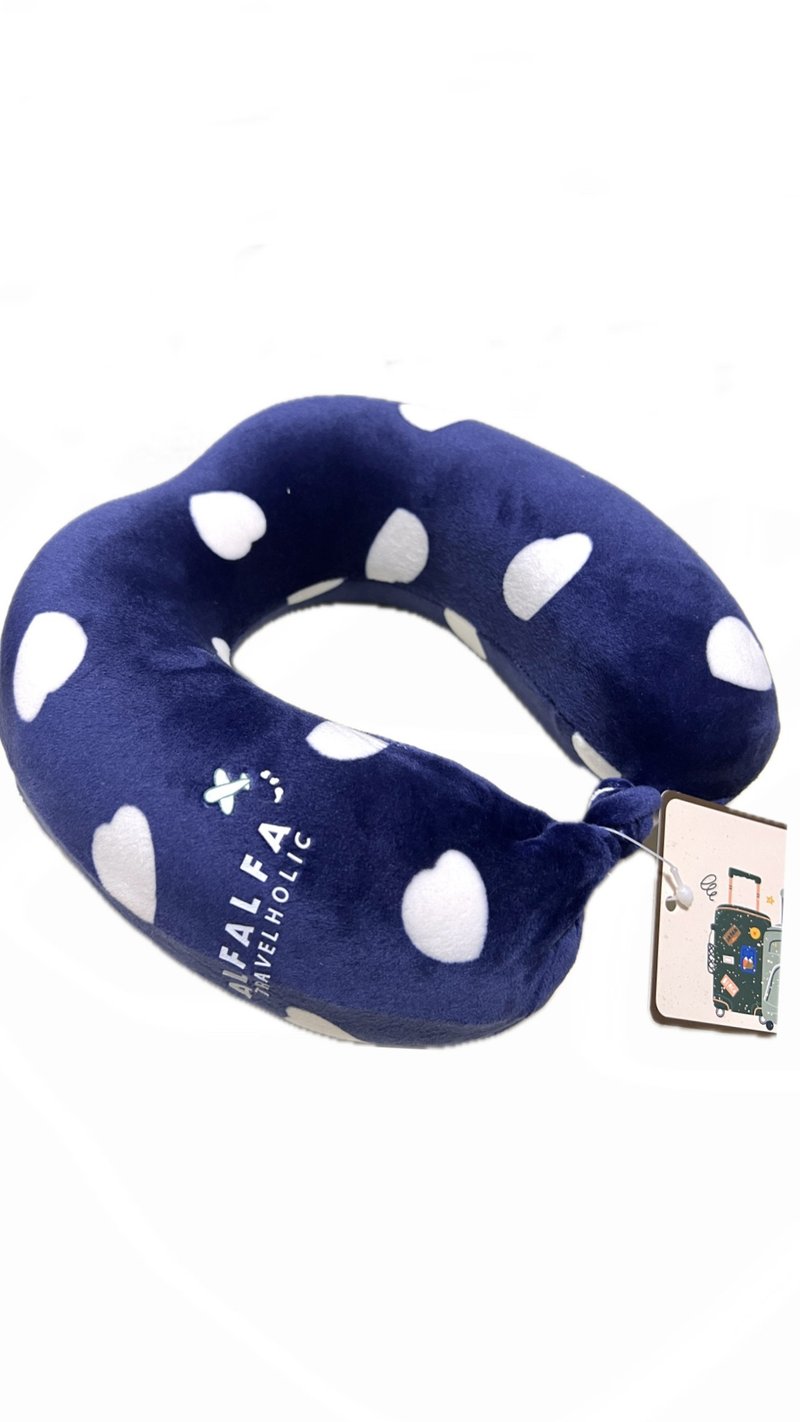 Navy Blue Heart Kids Memory Foam Travel Neck Cushion (Kids size) - หมอนรองคอ - ไฟเบอร์อื่นๆ สีน้ำเงิน