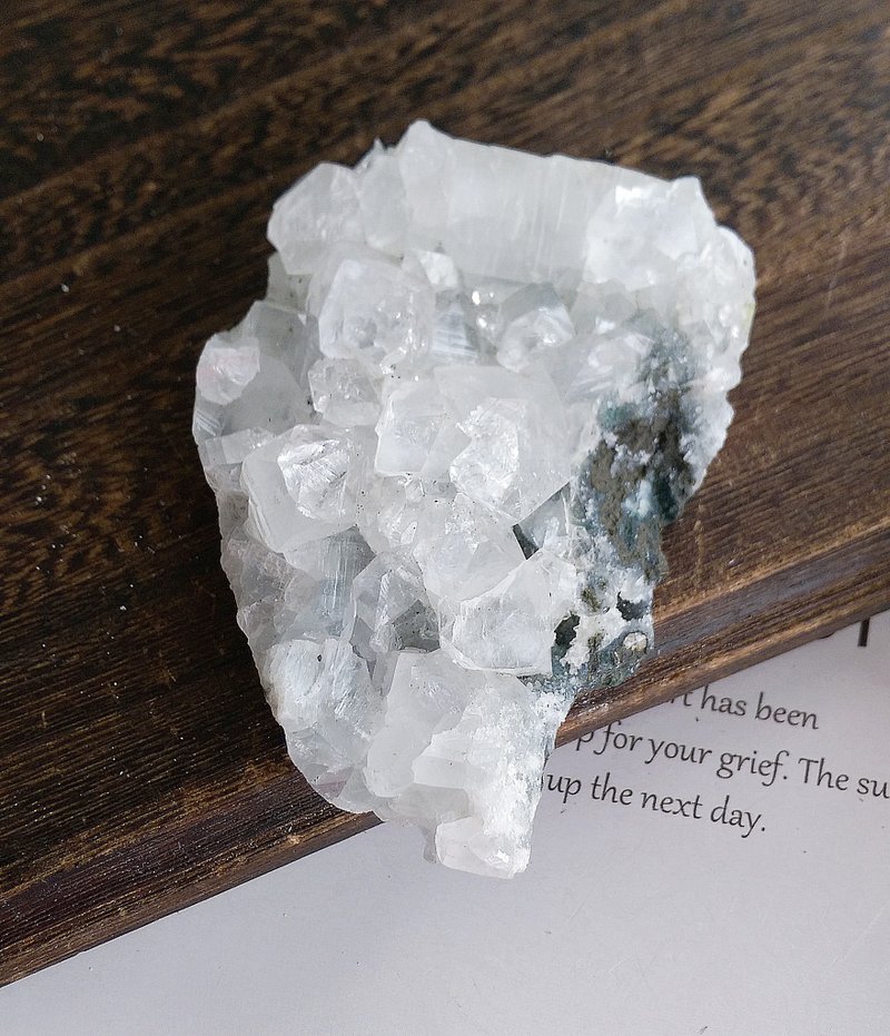 Apophyllite 印度產地 魚眼石 沸石共生 天然礦石 原礦 - 擺飾/家飾品 - 其他材質 