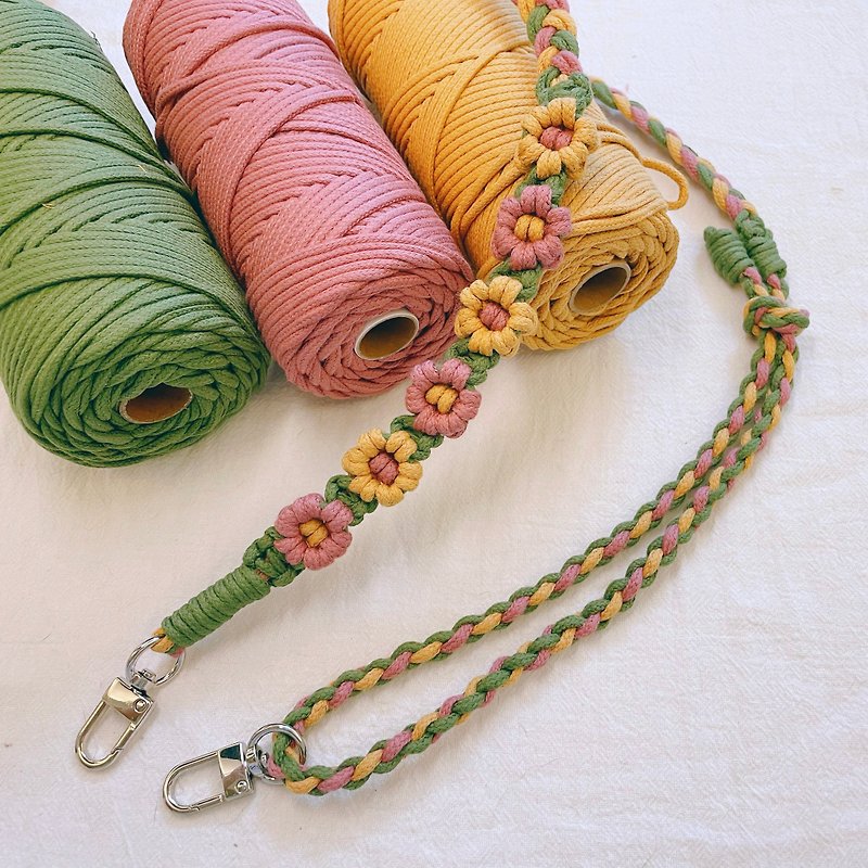 Macrame flower woven mobile phone lanyard material bag/adjustable length/customized #handmade - เย็บปัก/ถักทอ/ใยขนแกะ - ผ้าฝ้าย/ผ้าลินิน หลากหลายสี