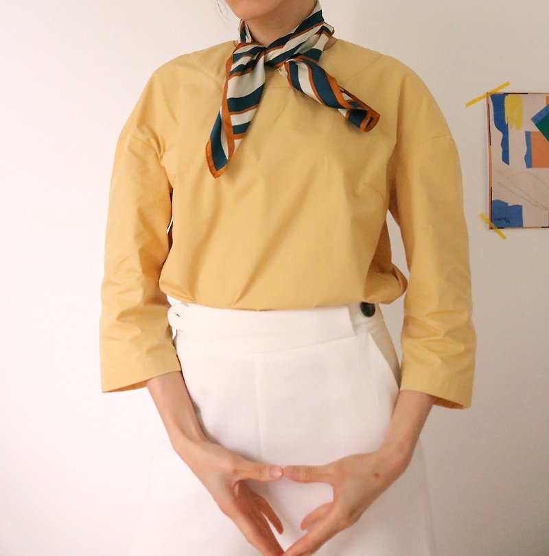 Barbara Blouse Smokey Yellow Round Neck 3/4 Sleeve Retro Top (Other colors can be customized) - เสื้อเชิ้ตผู้หญิง - ผ้าฝ้าย/ผ้าลินิน สีเหลือง