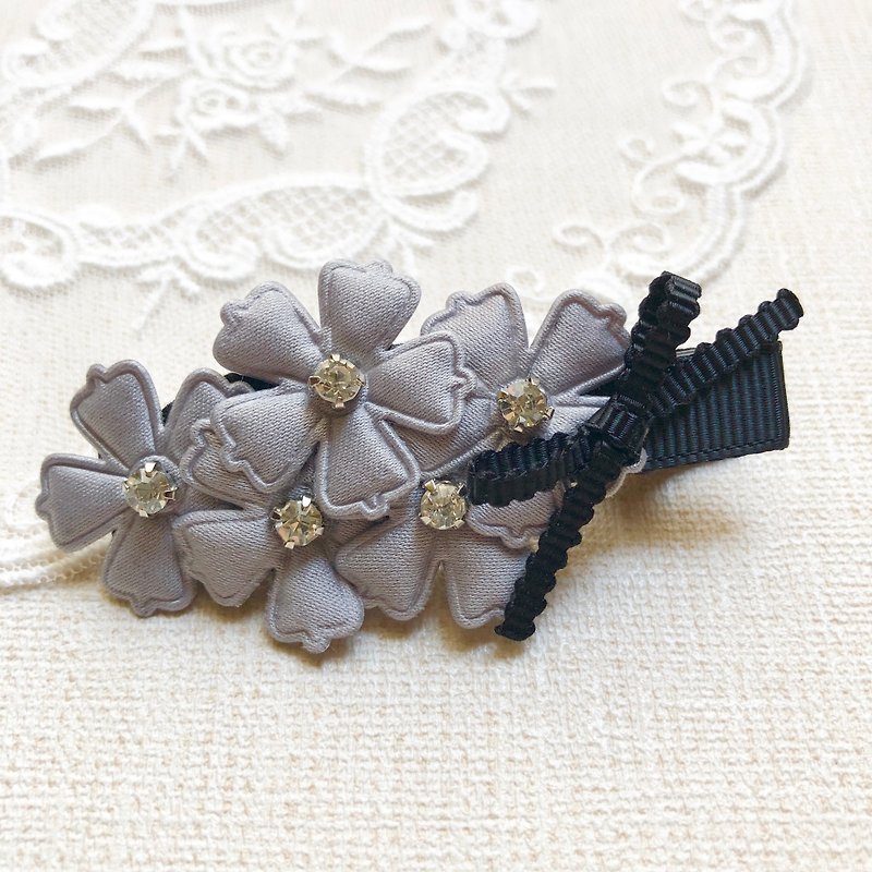 Fresh flower bangs hair clip / silver gray - Hair Accessories - Other Materials Gray