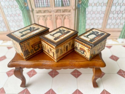 Miniature Dollhouse office set Cork board Mini wall organizer 1/12 Scale -  Shop LittleBird_Dollhouse Stuffed Dolls & Figurines - Pinkoi