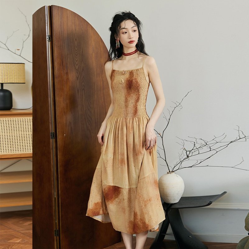 南法度假風洋裝 女夏2024新款 茶歇法式打攬松緊顯瘦吊帶洋裝 - 洋裝/連身裙 - 其他材質 橘色