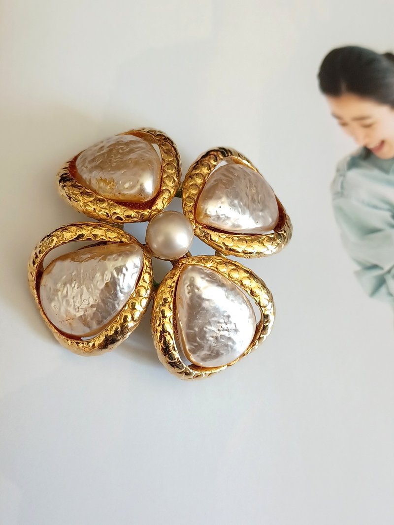 vintage jewelry  古典金色珍珠幸運草 胸針 別針 - 胸針 - 其他金屬 