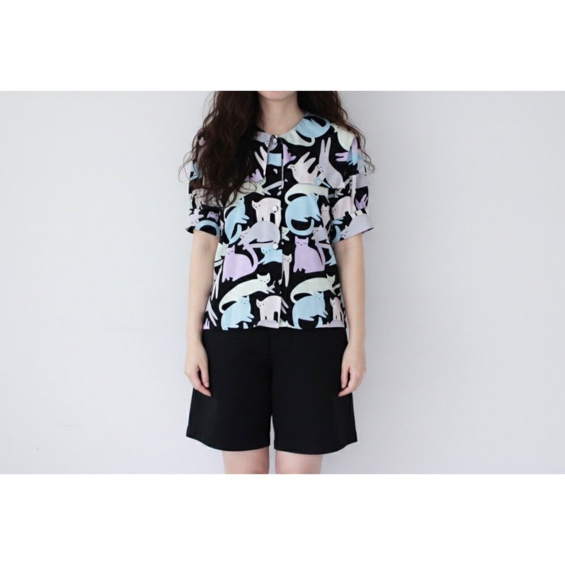 Sailor Collar Square Neck Shirt with Multi-Colored Cat Print - 女上衣/長袖上衣 - 其他材質 